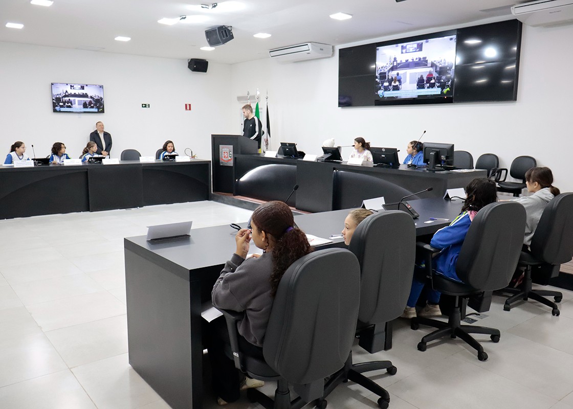 Vereadores estudantes elegem membros da Mesa Diretora