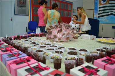 Brindes e brigadeiros para celebrar o Dia da Mulher