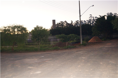 Trecho do bairro não tem sequer postes de iluminação pública