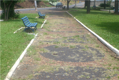 Tiãozinho quer melhorias em praça na entrada do bairro