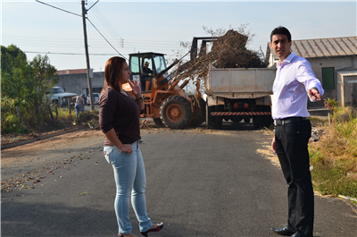 Vereadora acompanha limpeza urbana e propôs requerimento