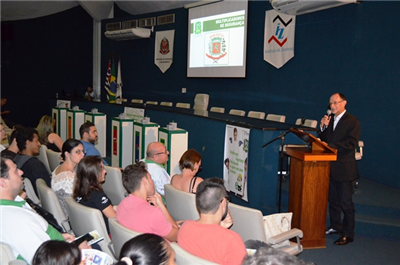 Professor Bi participa do encerramento da Sipat da Etec