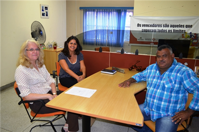 A voluntária do CVV, Silvana Calheiro, a assessora Sandra Leme e o vereador Celso Gomes Reis Aprígio